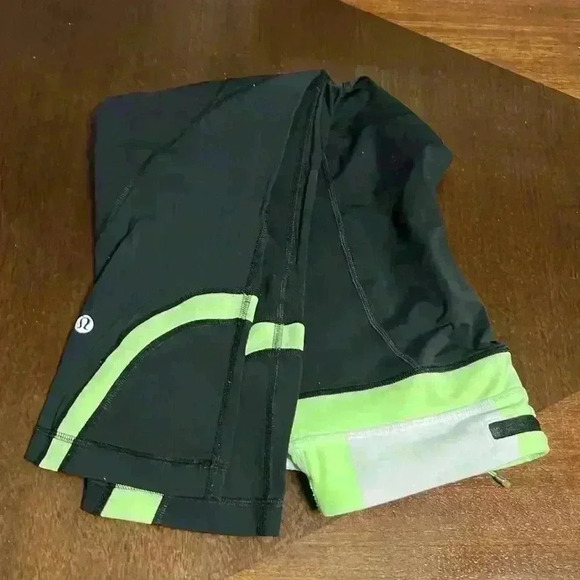 Lululemon Run: Inspire Crop II
Black / Tonka Stripe Clear Mint White - Picture 4 of 9